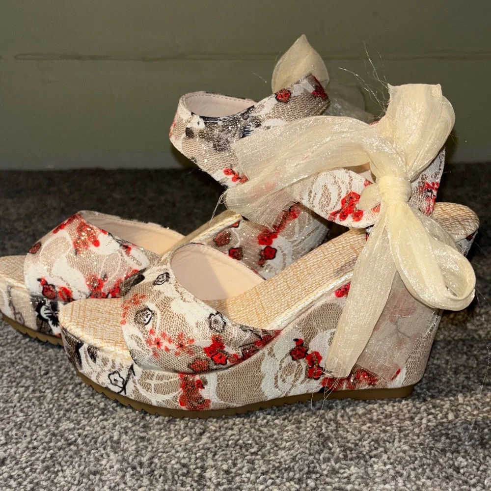 Floral Espadrille Wedges with Ribbon Tie size 6 Women’s
